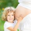 Прикрепленное изображение: pregnant-mom-and-girl-sq-300.jpg