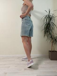 синий