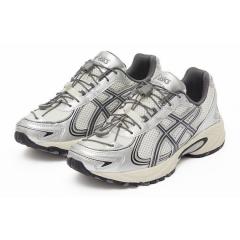 TR V4 Silver White