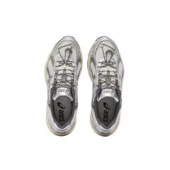 TR V4 Silver White