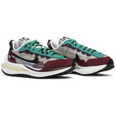 NIKE X SACAI VAPORWAFFLE VILLAIN RED
