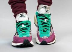 NIKE X SACAI VAPORWAFFLE VILLAIN RED