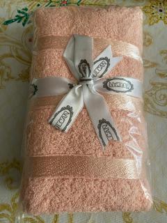 - Абрикосовый