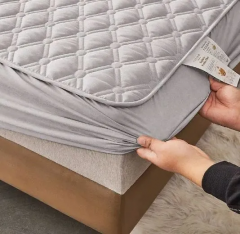 - Светло-серый