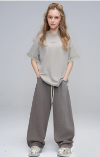 темно-серый