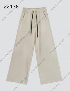 светло-бежевый