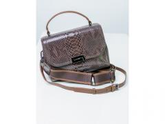 коричневый