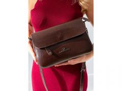 КОРИЧНЕВАЯ