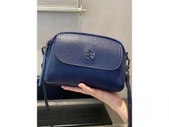 Темно-синий