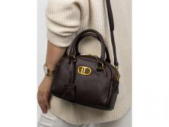 коричневый