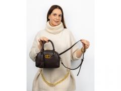 коричневый