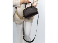 коричневый