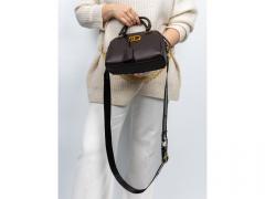 коричневый