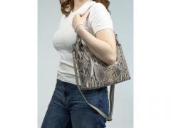 розовый питон