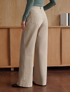 светло-бежевый