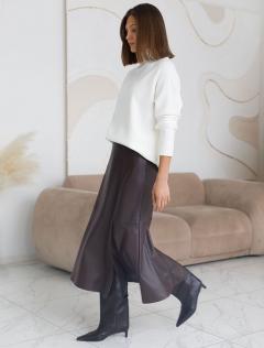 коричневый