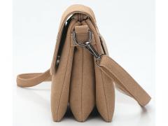 коричневый