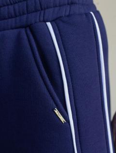 темно-синий