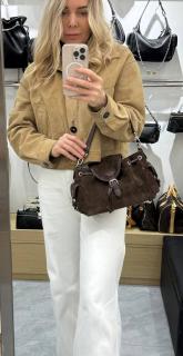 темно-коричневый