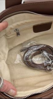 коричневый