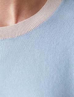 светло-голубой