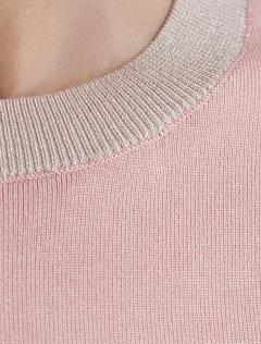 светло-розовый