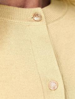 светло-желтый