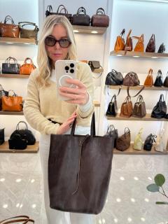 коричневый