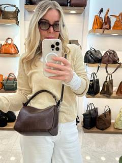 коричневая