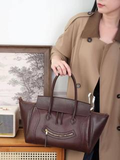 коричневый