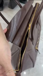 коричневый