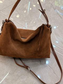 коричневый