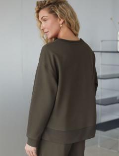 хаки_athleisure mood