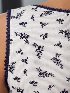  белый-т.синий цветы	