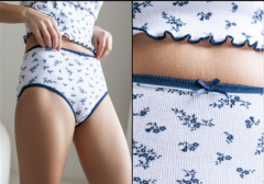 белый-т.синий цветы	