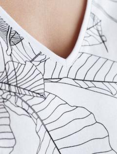 белый-черный листья