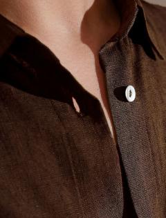 коричневый