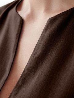 коричневый