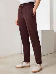 коричневый