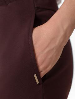 коричневый