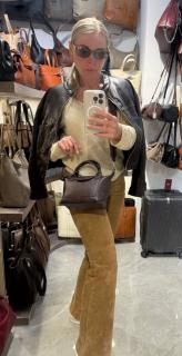 Коричневый