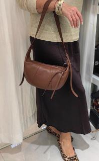 Коричневый