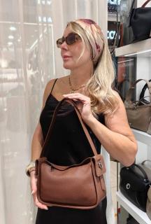 Коричневый