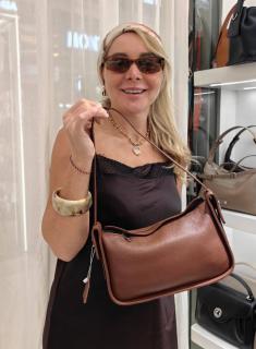 Коричневый