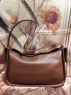 Коричневый