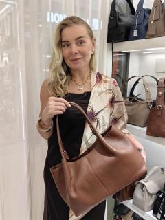 Коричневый