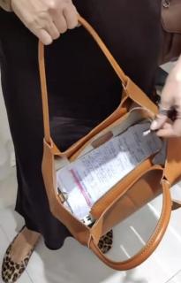 Коричневый