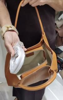 Коричневый