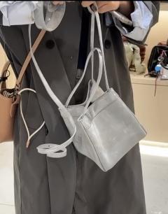 Серебристый