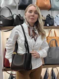 Коричневый